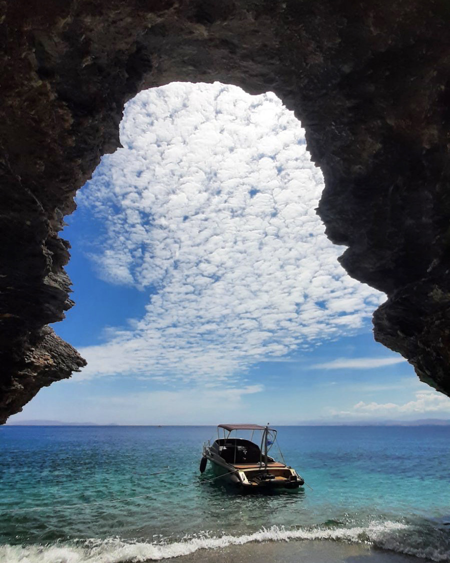 Isidoros, boat for rent in Athens