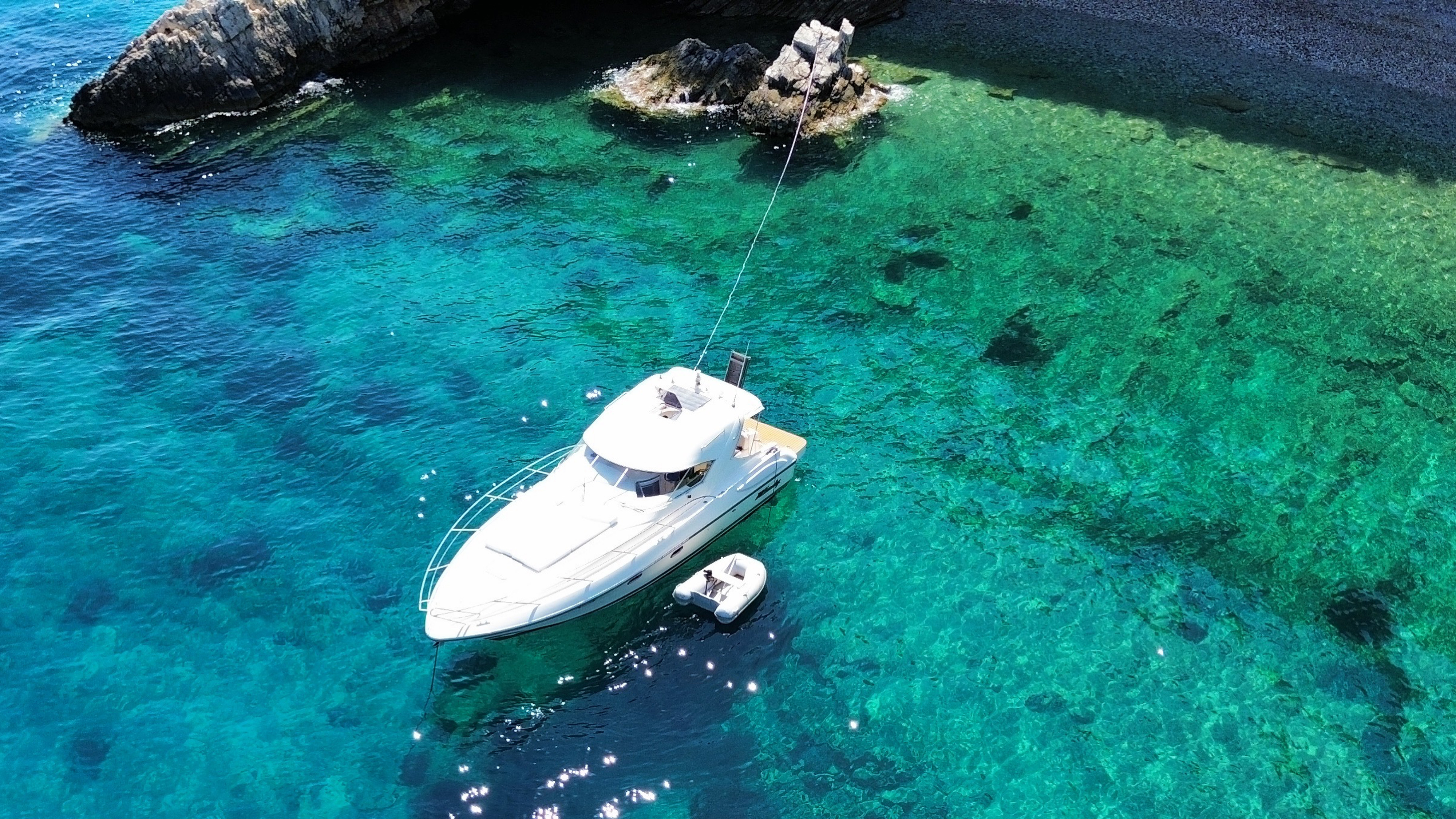 Axinos, boat for rent in Athens
